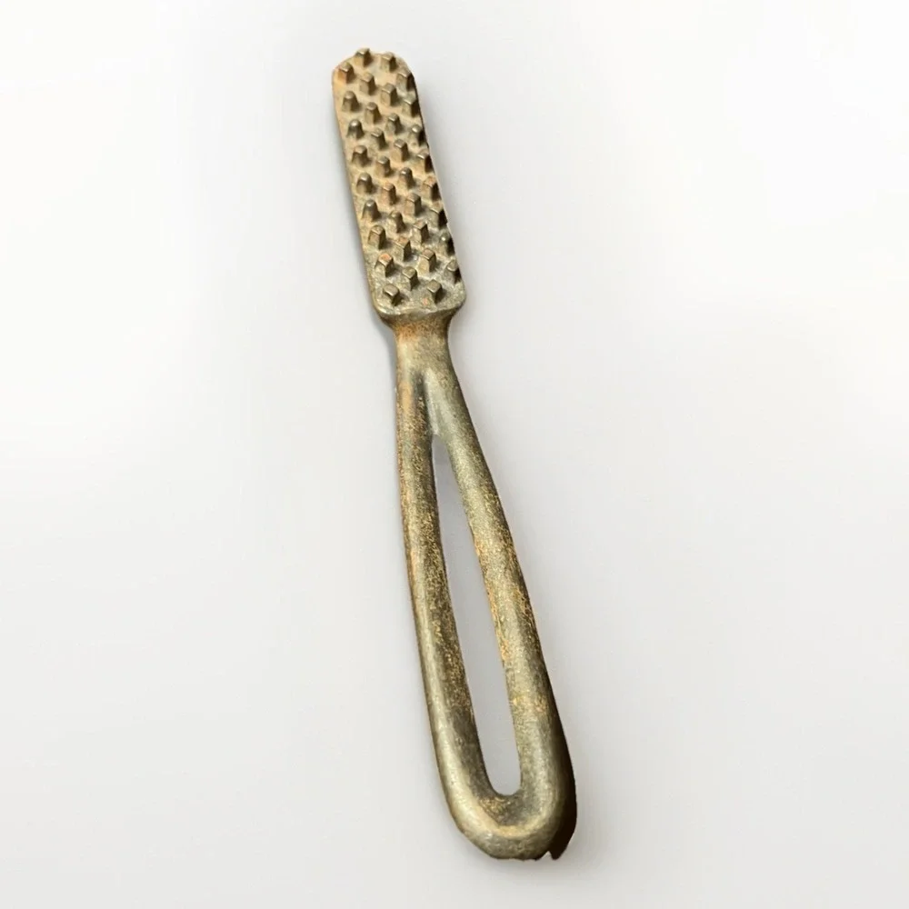 Rare Victorian Style Cast‎ Iron Fish Scaler Diamond Teeth Primitive Kitchen Tool